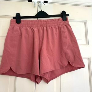 Banana Republic trail shorts. Pink size medium.